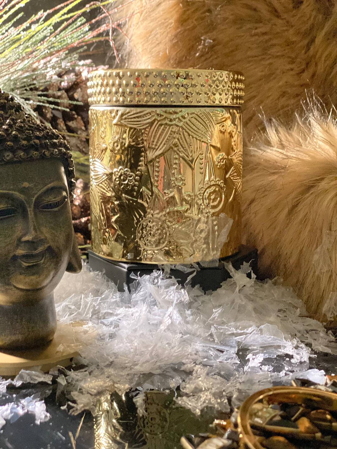 10 oz. MYSTIQUE Candle- Lotus Embossed Gold Vessel – MODE Modern